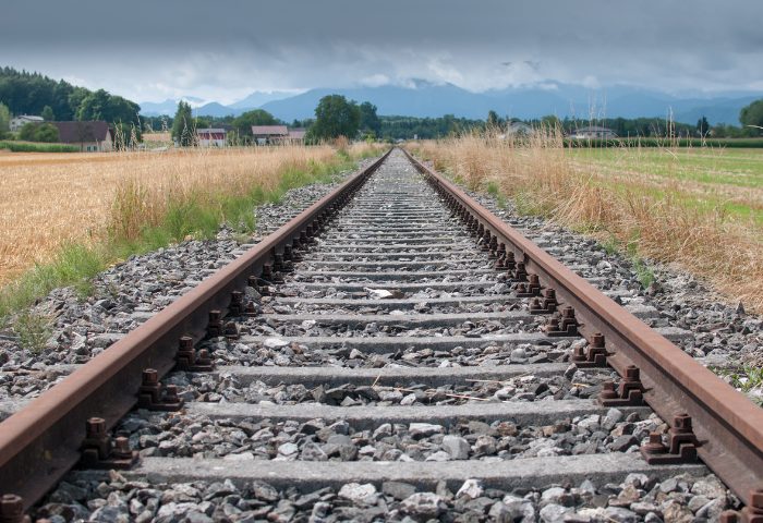 Trilhos ferroviários, trem, insdustria, engenharia, tr32, residuos metalicos, reciclagem